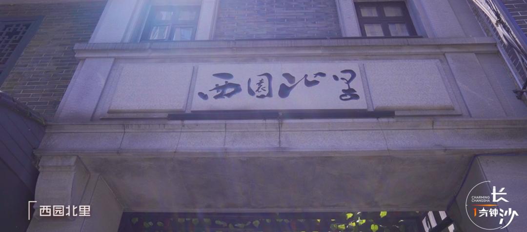 DƬ
